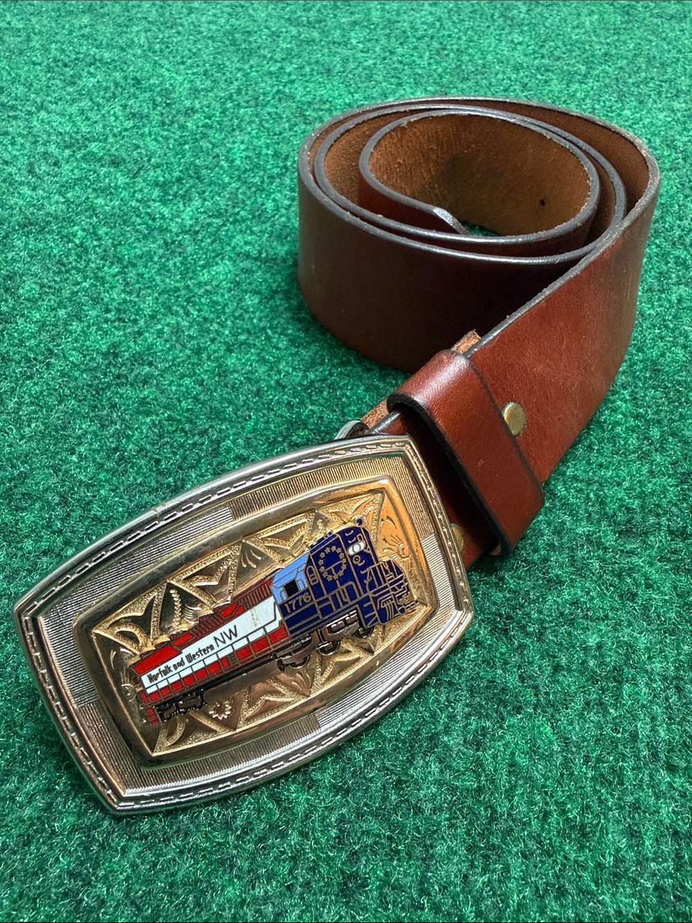*VINTAGE* Men’s Norfolk and Western Belt Buckle with Cowhide Leather Belt (34)